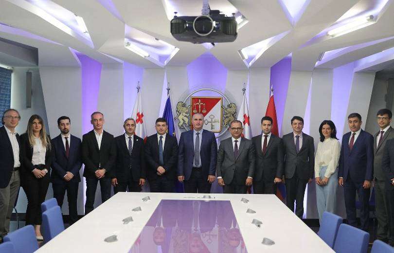 Делегация во главе с министром финансов посетила Грузию с двухдневным визитом