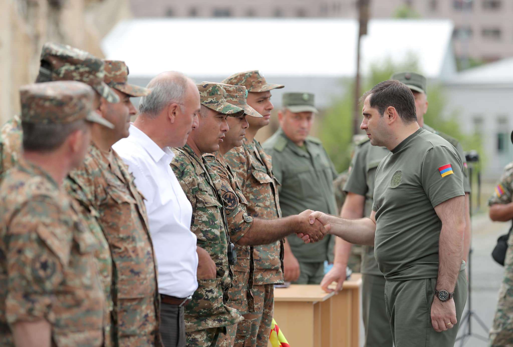 Սուրեն Պապիկյանը հետևել է զինծառայողների ատեստավորման քննություններին (ԼՈՒՍԱՆԿԱՐՆԵՐ)