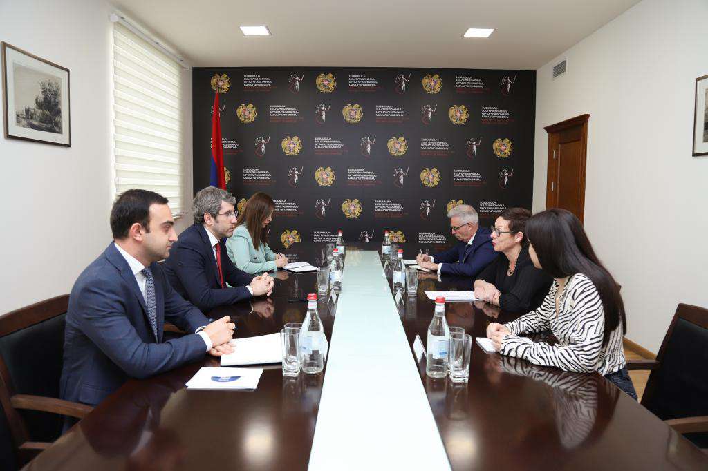 Minister Grigor Minasyan met the French ambassador to Armenia. the agenda of the Armenian-French legal sphere was discussed