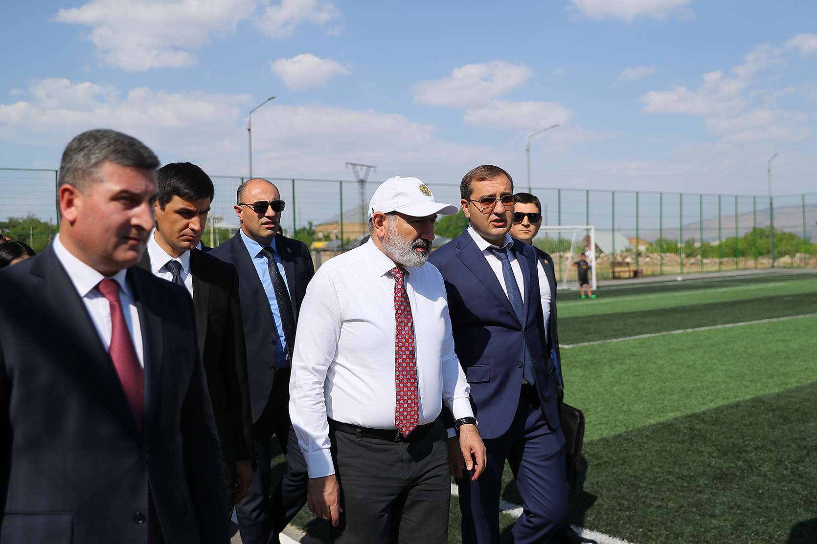 Արագածոտնի մարզում վարչապետը ծանոթացել է 2023-ին իրականացված աշխատանքներին և ընթացքի մեջ գտնվող ծրագրերի ընթացքին