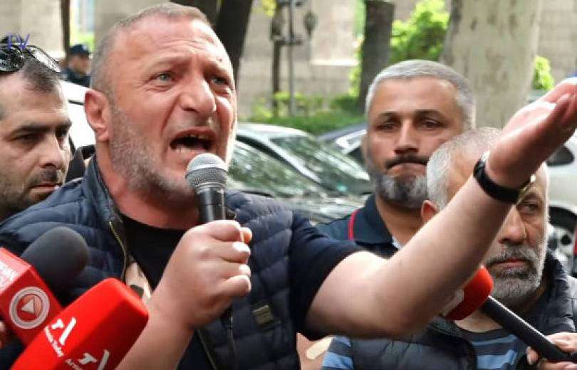 Гарик Галеян, отец погибшего в 44-дневной войне Мхитара Галеяна, был арестован.