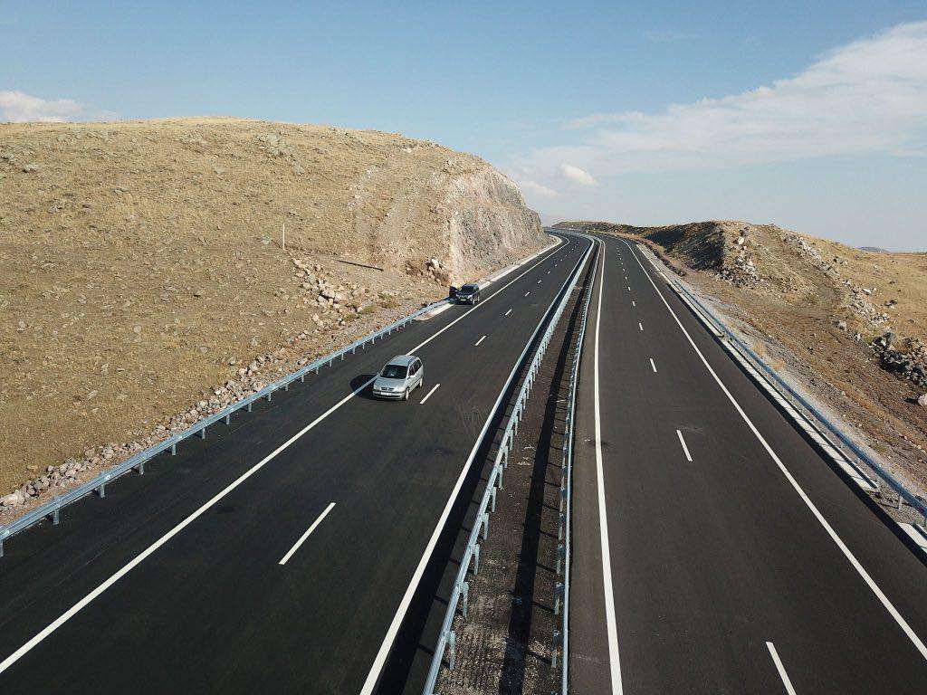 Ով խոսում է «միջանցք տալու» մասին, առաջին տվողը հենց ինքն է. Թորոսյան