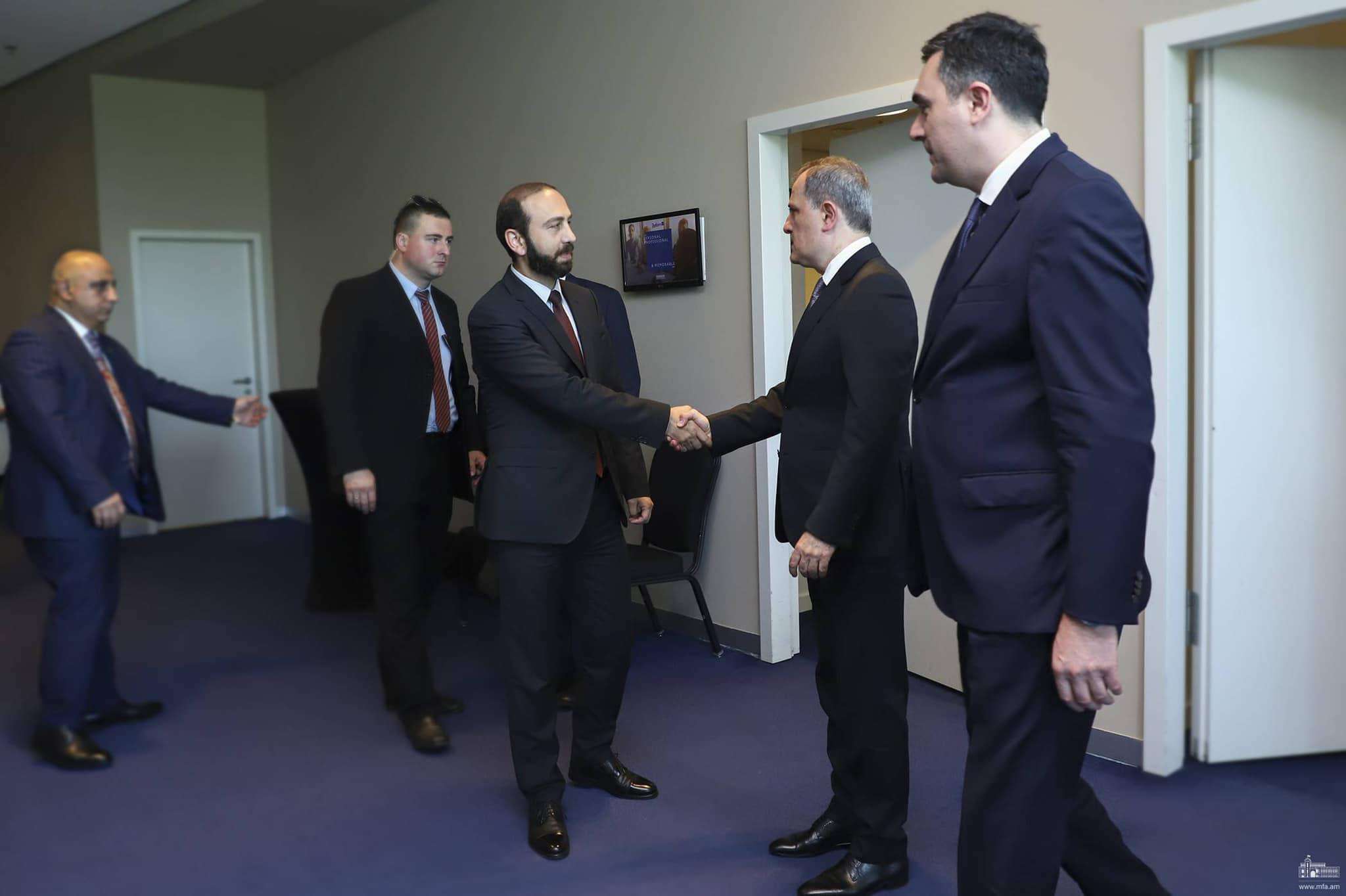 Ինչ են քննարկել Հայաստանի ու Ադրբեջանի ԱԳ նախարարները Թբիլիսիում (տեսանյութ)