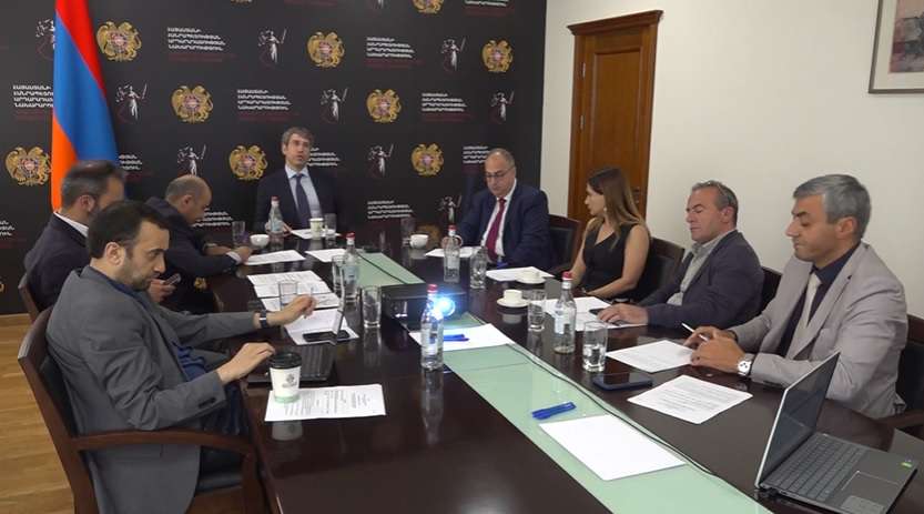 Ի՞նչ են քննարկում սահմանադրական փոփոխությունների հանձնաժողովում. «Ժողովուրդ»