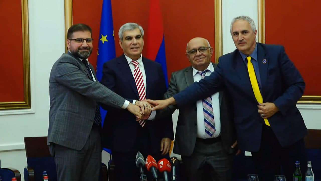 Եվրամիությանն անդամակցության հարցով հանրաքվեն շարունակում է խիստ կարևոր և օրհասական հարց մնալ
