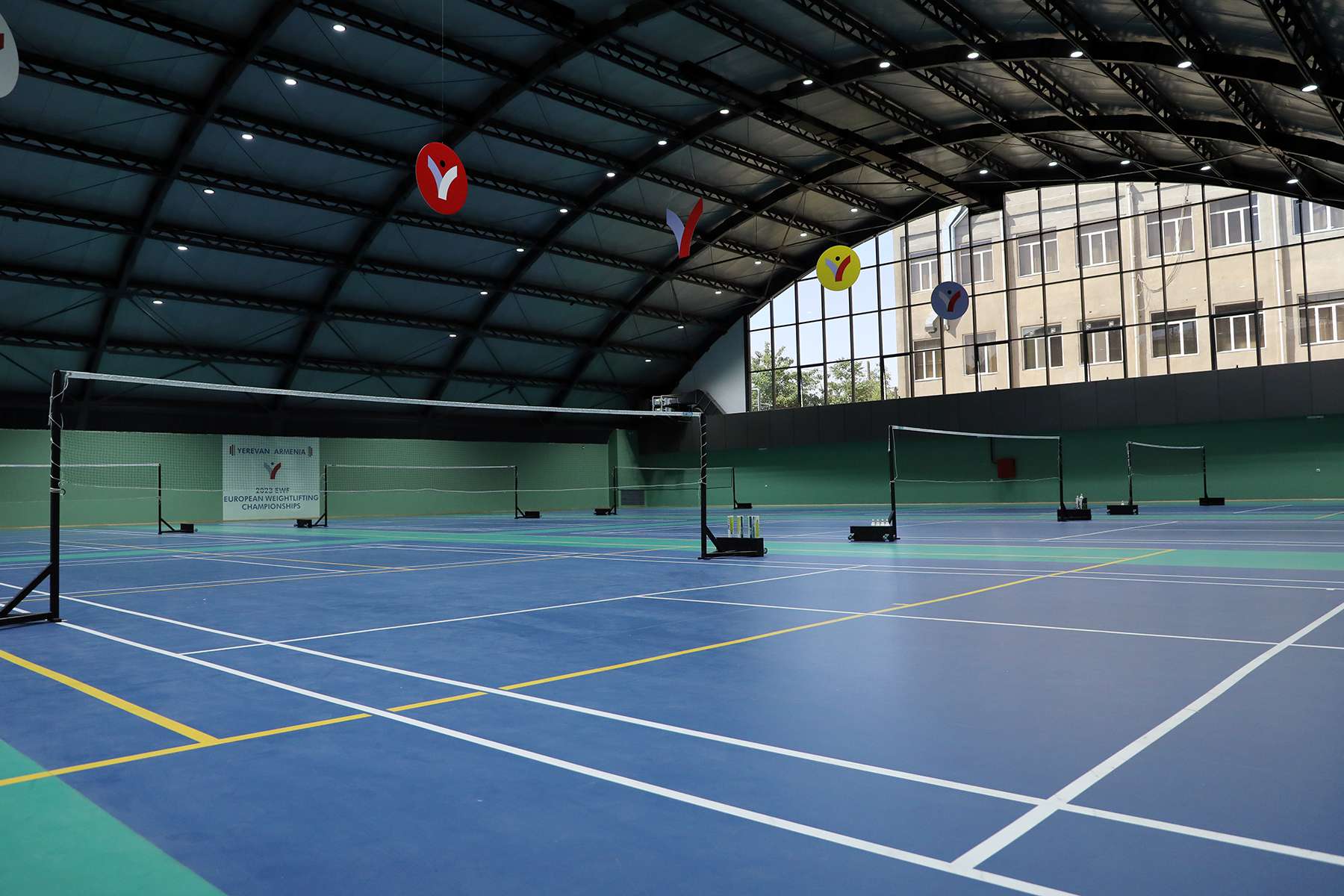 Երևանի հիմնանորոգված թենիսի և բադմինթոնի մանկապատանեկան մարզադպրոցը արդեն  հնարավորություն ունի ընդունել 600-800 երեխայի (ՏԵՍԱՆՅՈՒԹ)