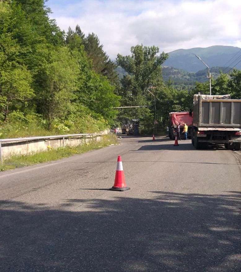 На межгосударственной автомагистрали Ереван-Севан-Иджеван-граница Азербайджана проводится капитальный ремонт