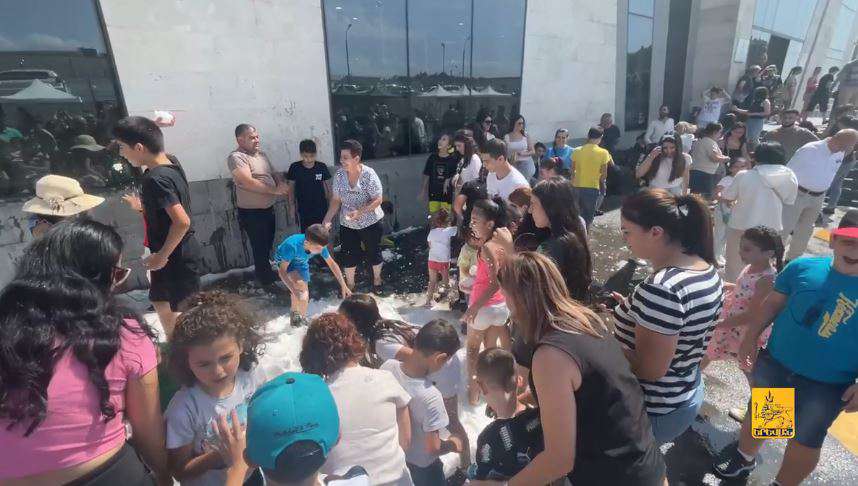 Ամառային ձնագնդի՝ Գեղասահքի և հոկեյի մարզադպրոցում (տեսանյութ)