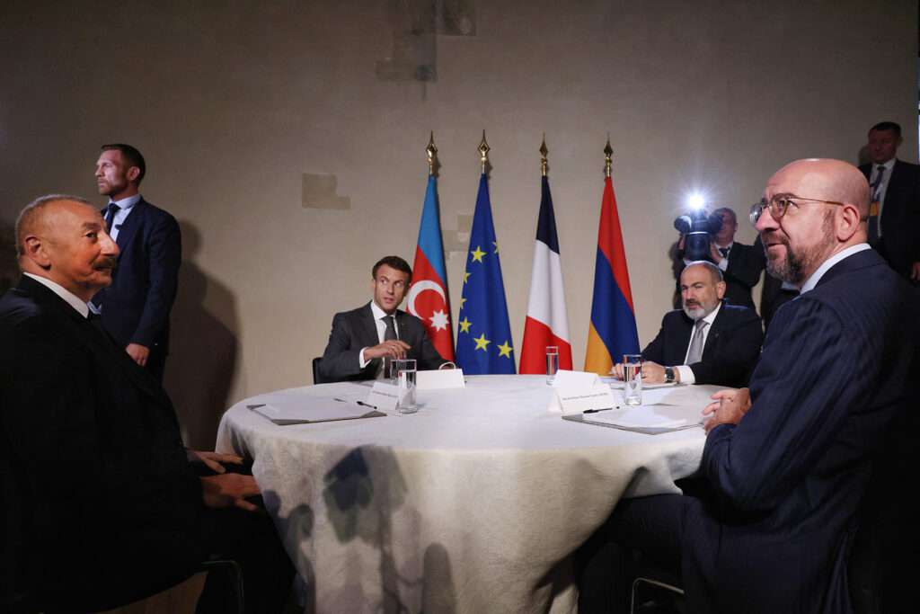 "The international community should take measures to end the siege of Nagorno-Karabakh," the Prime Minister wrote in an article in "Le Monde"