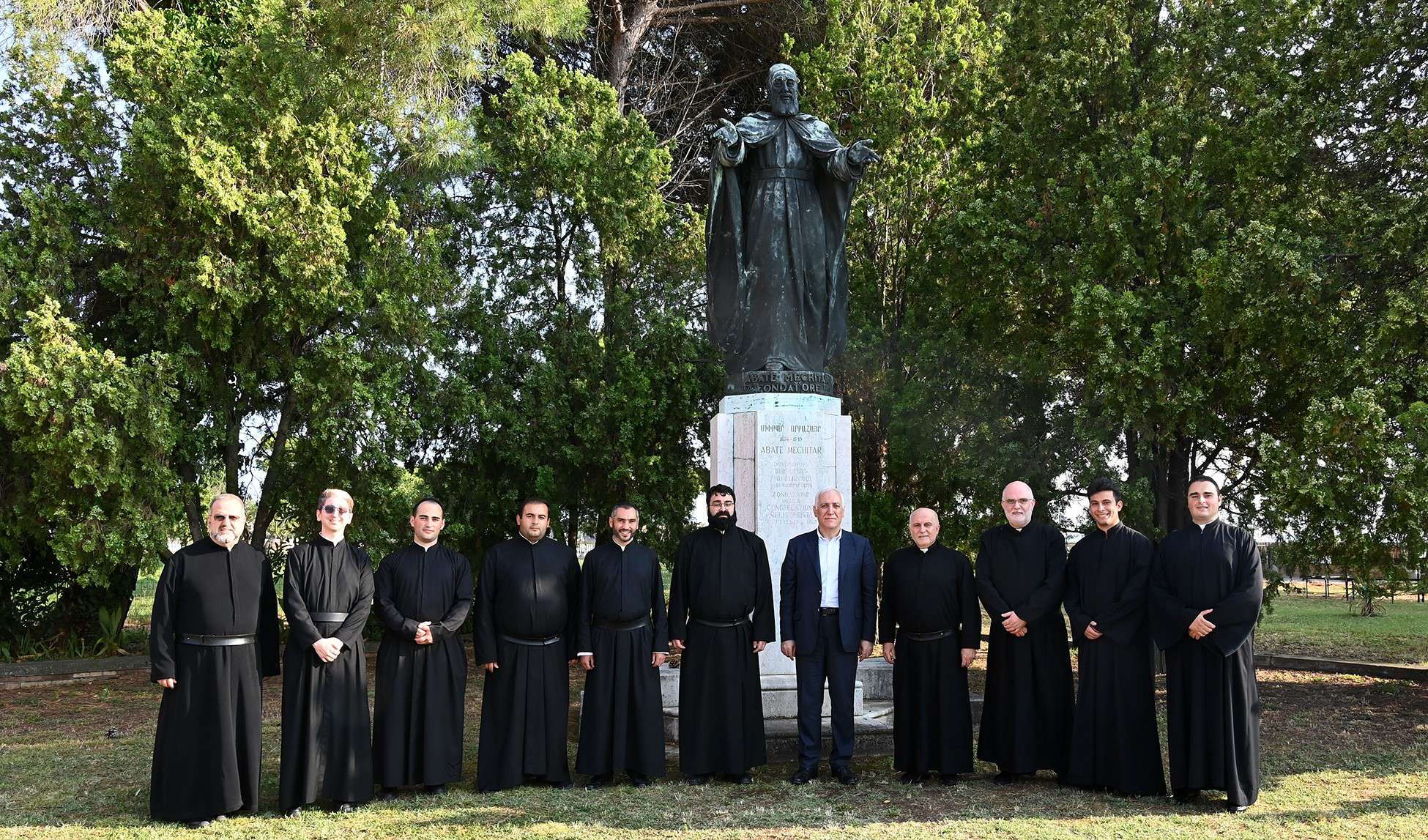 The President visited St. Lazar Island, met with the fathers of the Mkhitaryan Congregation