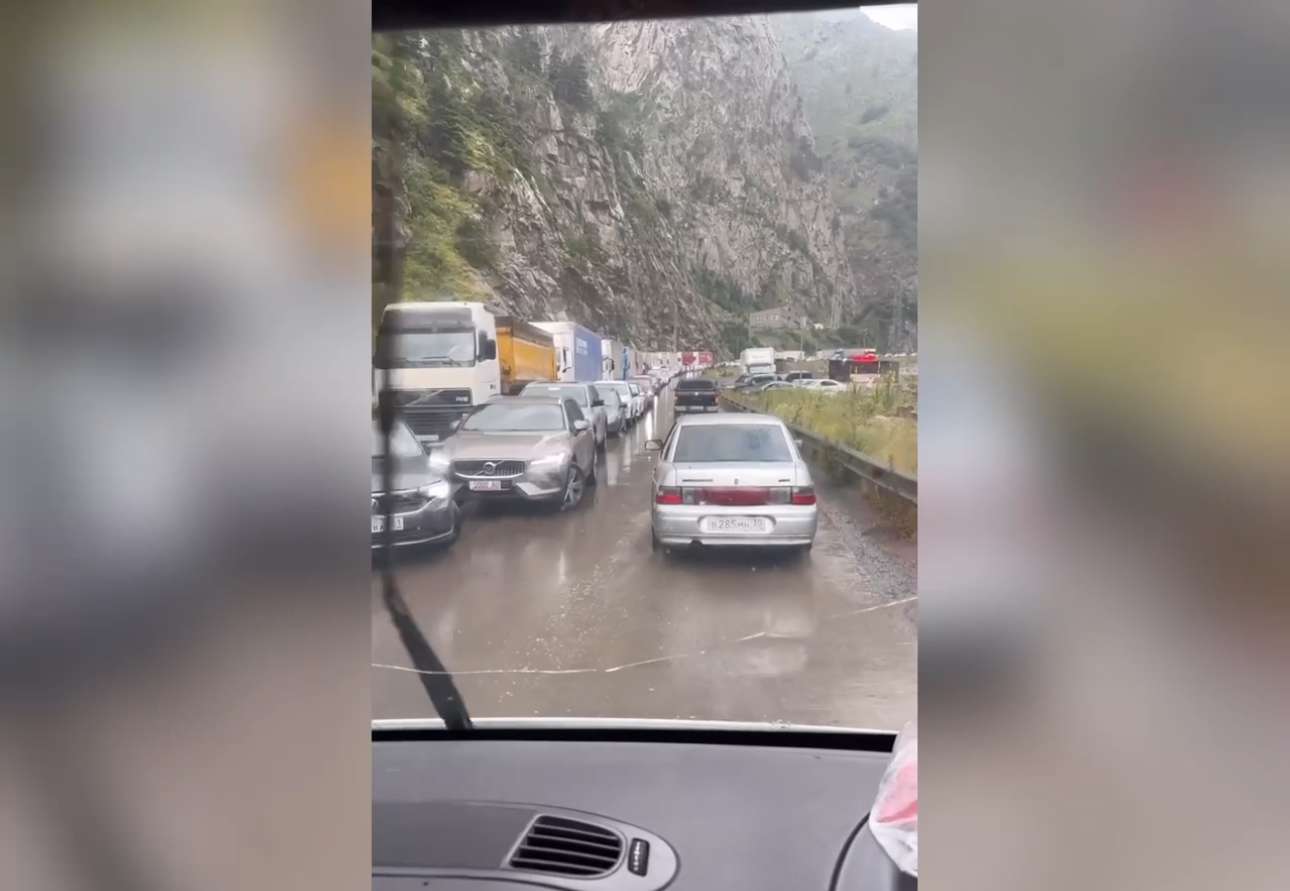 Վրաստանում սելավ է. երթևկությունը դեպի ռուս-վրացական սահման սահմանափակվել է (տեսանյութ)