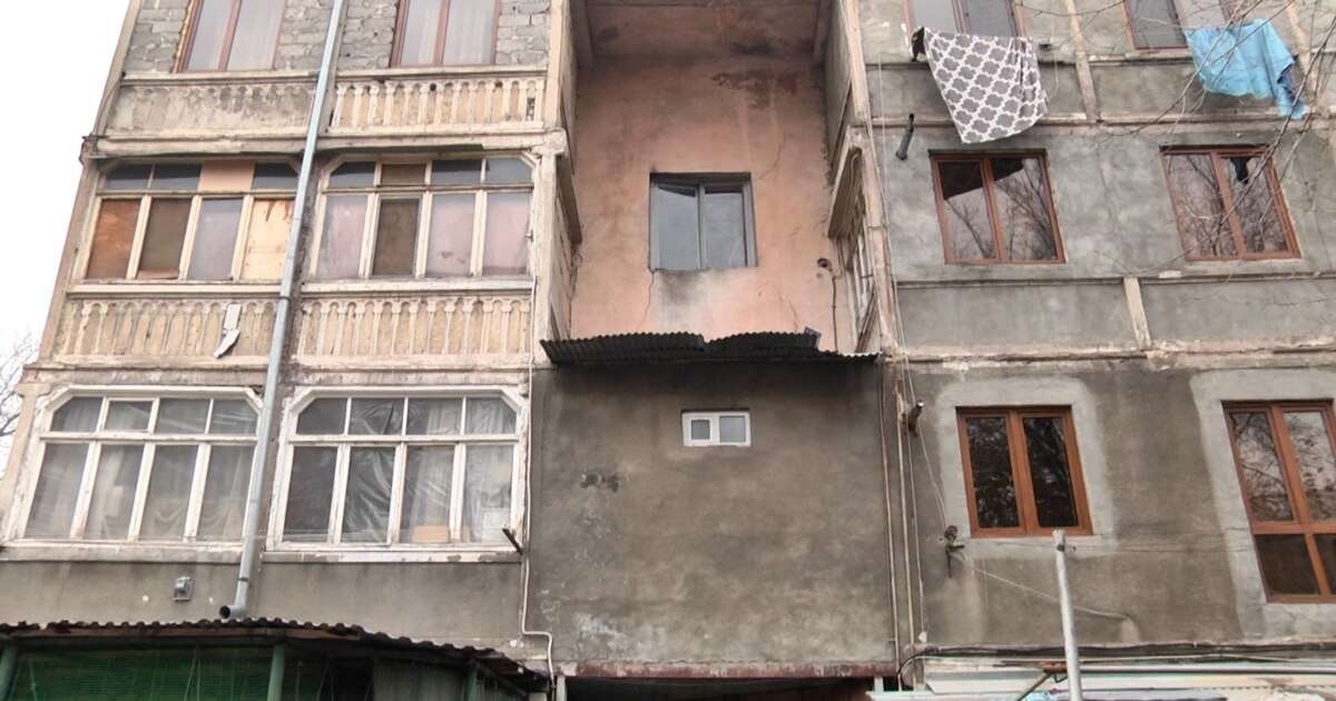 Փլուզում պատշգամբում․ քաղաքացին ընկել է