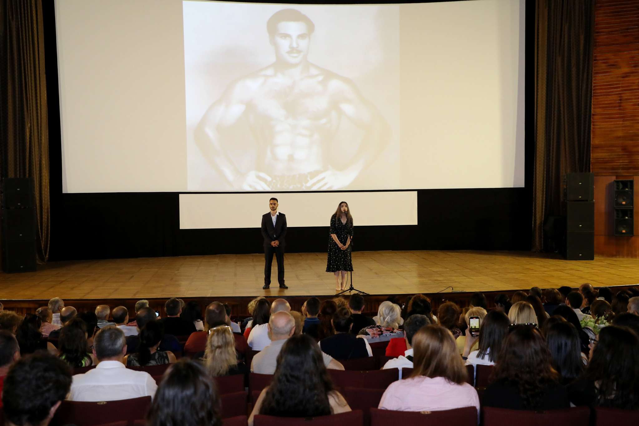 Երևանի Կինոյի տան մեծ դահլիճում կայացավ «Ես բացեցի թևերս» վավերագրական ֆիլմի պրեմիերան