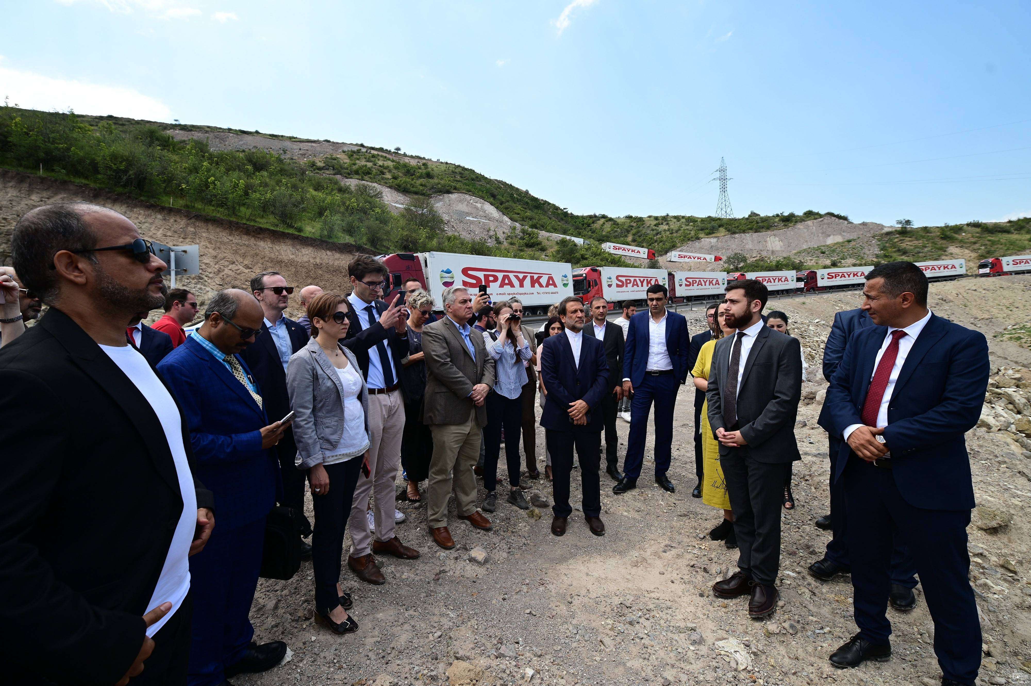 The RA MFA reported details of the diplomats' visit to the vicinity of the Hakari bridge