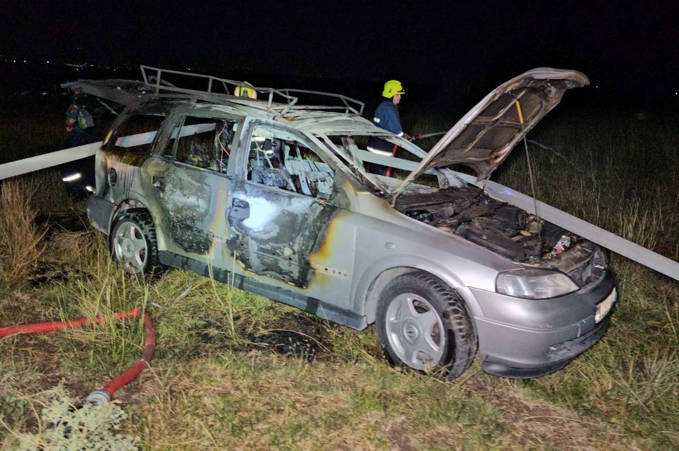 «Opel»-ը դուրս է եկել ճանապարհի երթևեկելի գոտուց և այրվել