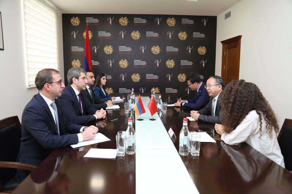 Գրիգոր Մինասյանը Չինաստանի դեսպանին է ներկայացրել արդարադատության ոլորտի բարեփոխումները