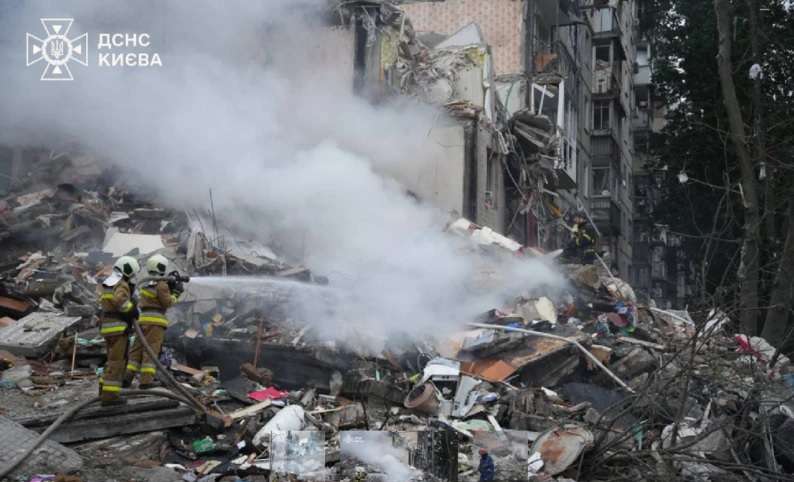 Russia strikes Kyiv: Child among victims
