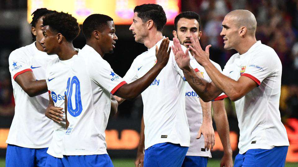 "Barca" narrowly defeats "Milan" (VIDEO)