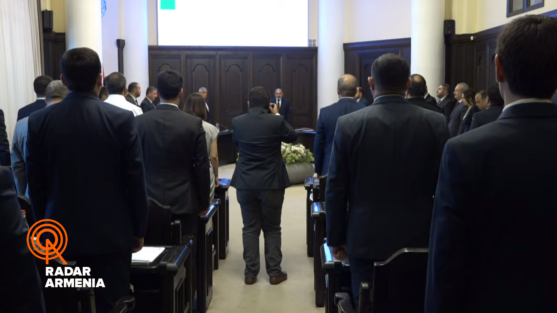 Правительство почтило память погибших вчера в Арцахе солдат минутой молчания (ВИДЕО)