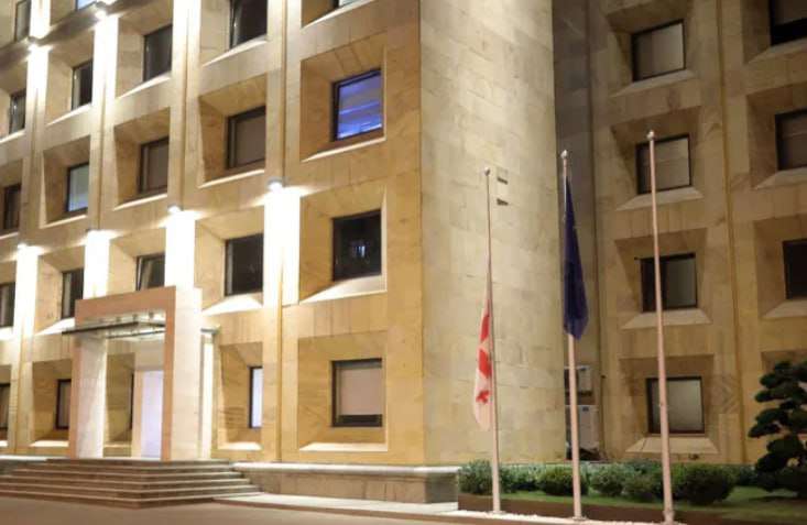 Сегодня в Грузии день траура, все флаги спущены