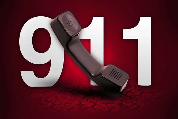 Գ. Նժդեհի փողոցի շենքերից մեկի տանիքի ծածկը կոտրվել է, քաղաքացին ընկել է տանիքի մեջ