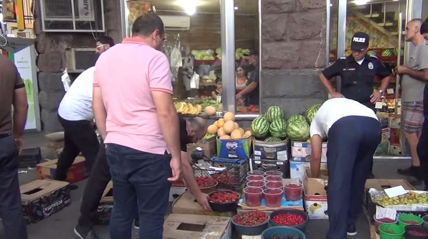 Ընդդեմ բացօթյա առևտրի. տուգանքից բացի, կառգրավվի նաև վաճառվող ապրանքը