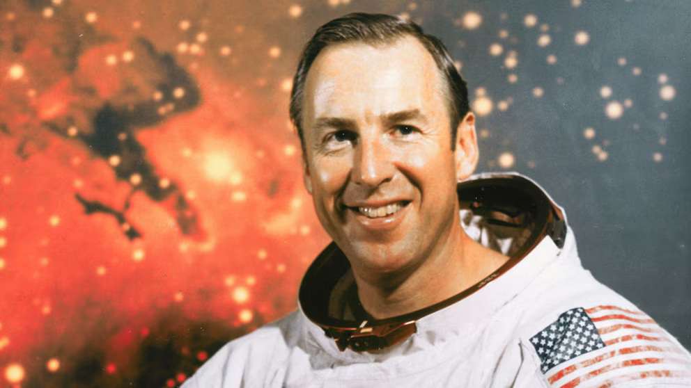 Apollo 13 commander dies