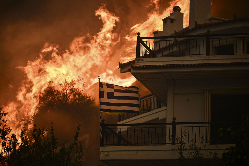 Greece battles forest fires