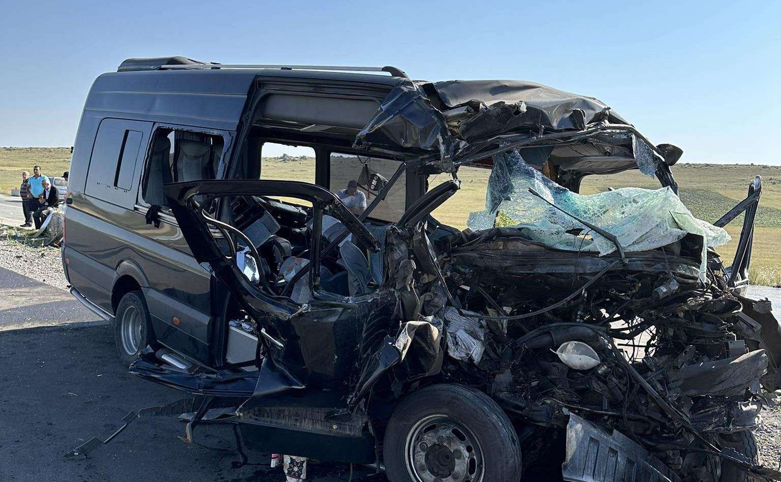 Վթարի հետևանքով մահացել է ուղևորատար ավտոմեքենայի ուղևորներից 10-ը և վարորդը. հարուցվել է քրեական վարույթ