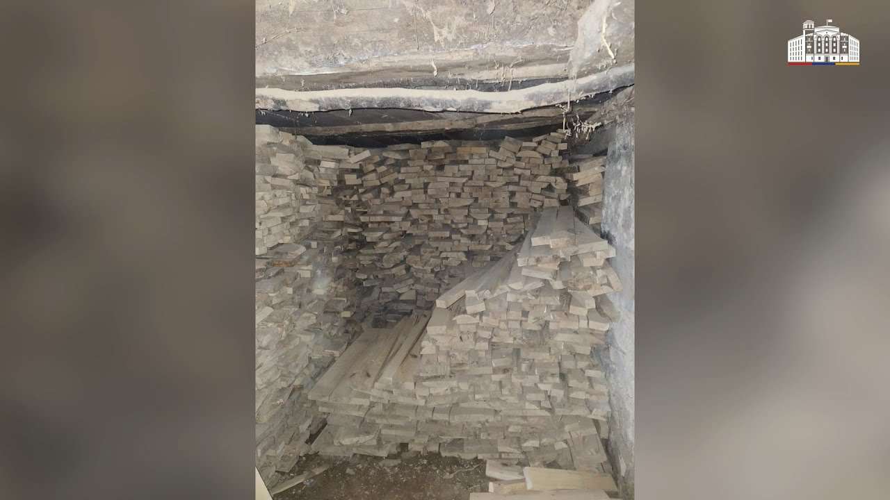 Հատած ծառերից շինափայտ էր պատրաստում