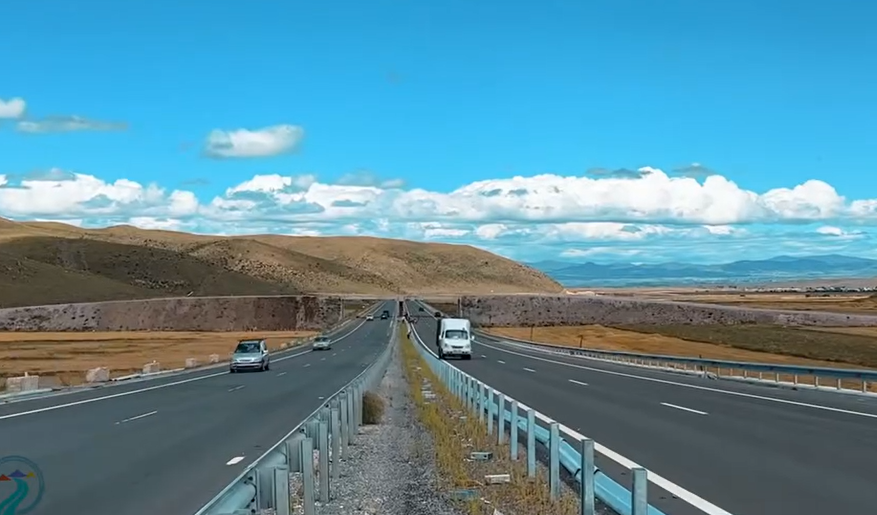 Լանջիկ-Գյումրի հատվածում երկու ուղղությամբ ասֆալտապատվել է 45կմ (ԼՈՒՍԱՆԿԱՐՆԵՐ)