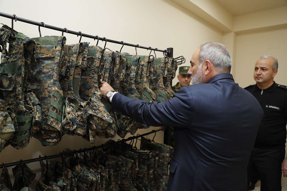 Նիկոլ Փաշինյանը Կապանում այցելել է ԱԱԾ սահմանապահ ուղեկալ