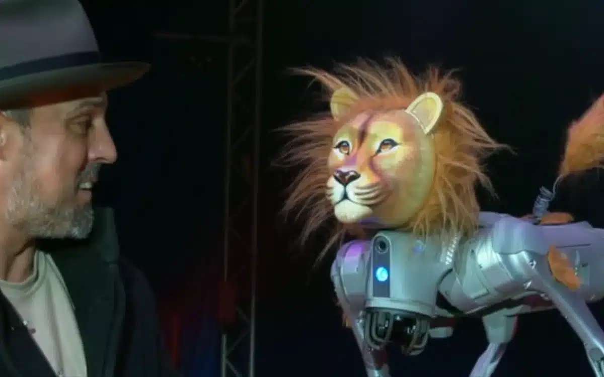 Robot lion in the circus
