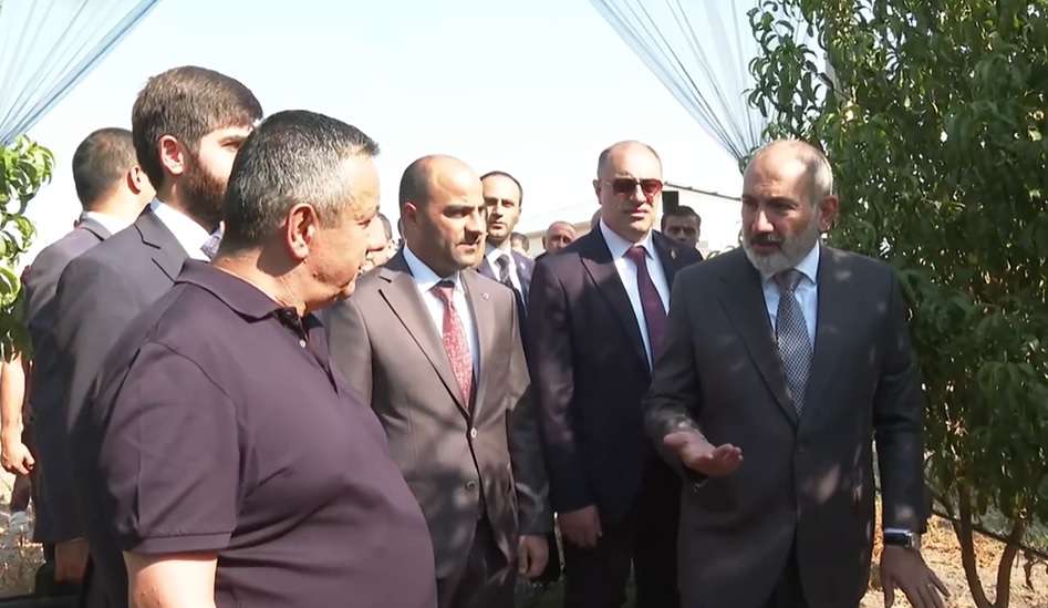 Վարչապետն այցելել է Դալարի ինտենսիվ այգի