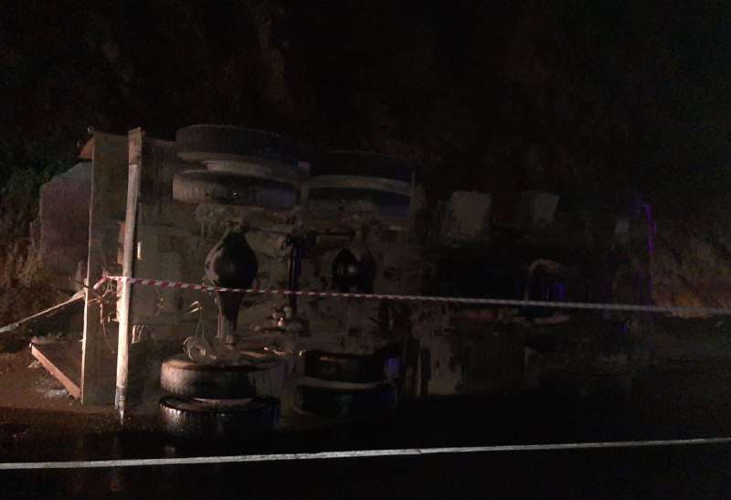 Սյունիքում ցեմենտով բարձված «KamAZ»–ը կողաշրջվել է․ կա տուժած