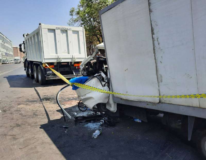 Բեռնատարները բախվել են, վարորդներից մեկը արգելափակվել մեքենայում