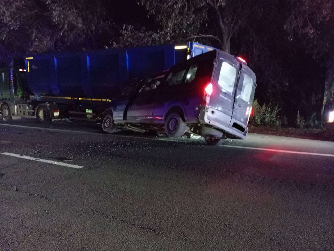 «Ֆորդ»–ը բախվել է կայանված բեռնատարին․ կա տուժած