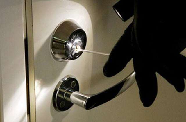 Փորձել են բացել բնակարանի մուտքի դուռը և գողություն անել