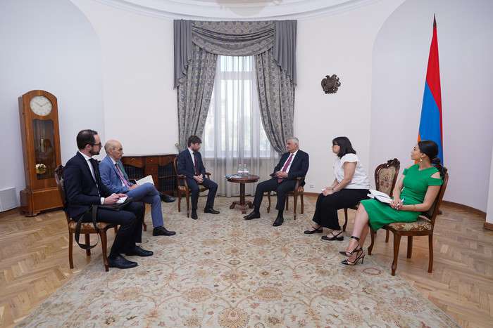 Մհեր Գրիգորյանն ու Ֆրանսիայի դեսպանն անդրադարձել են ԼՂ իրավիճակին