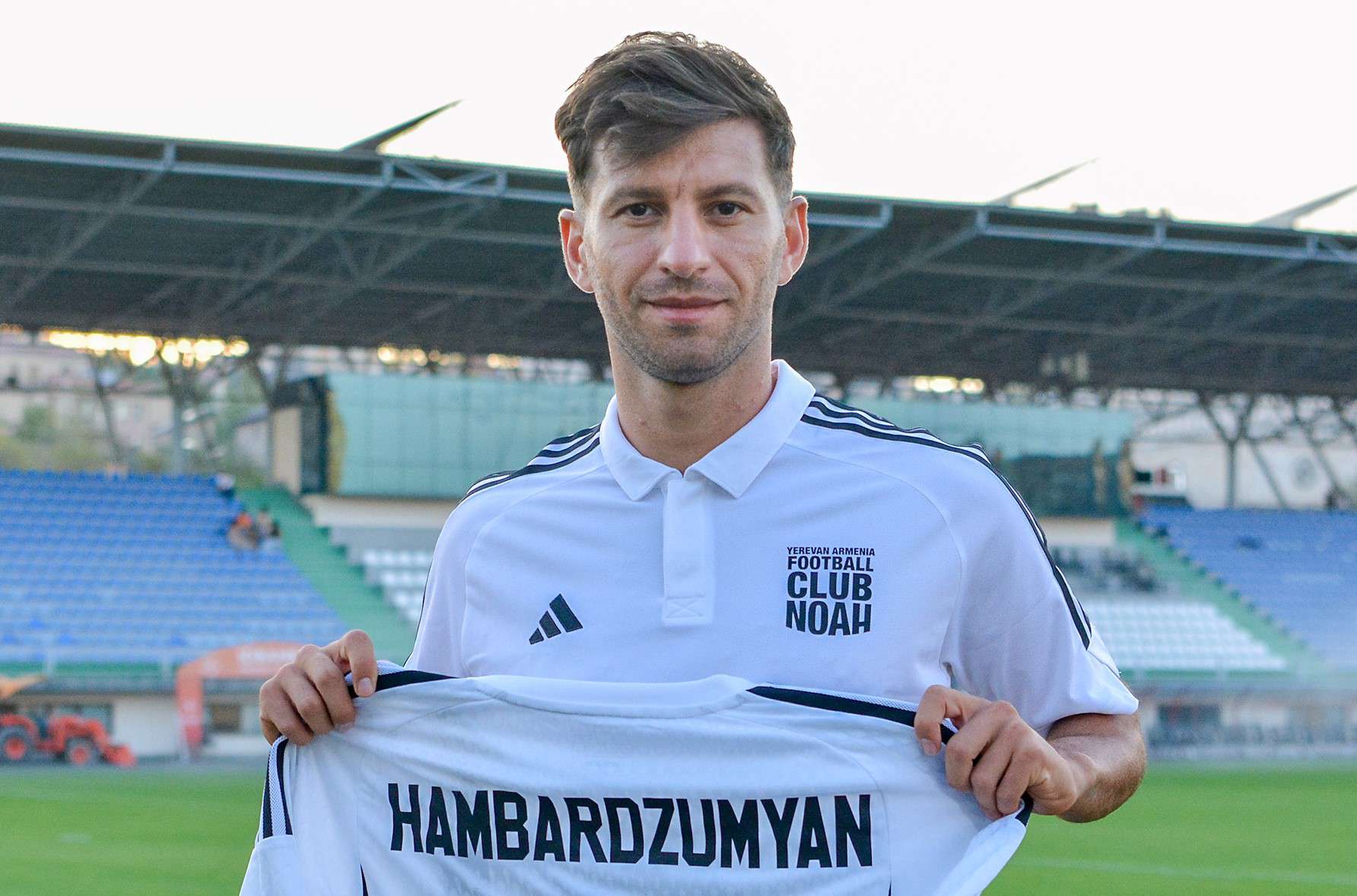 Noa" signed a contract with Hovhannes Hambardzumyan
