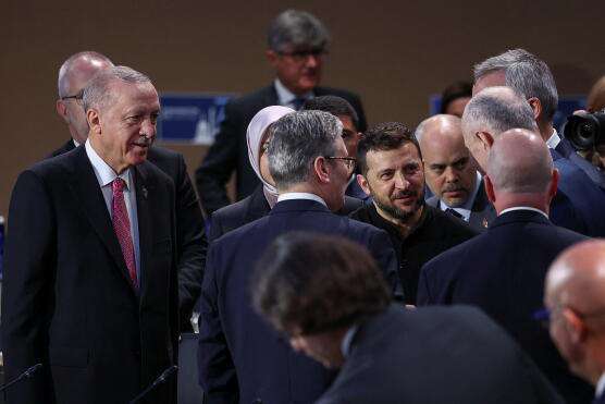 Russia and Ukraine agreed to hold talks. Le Monde