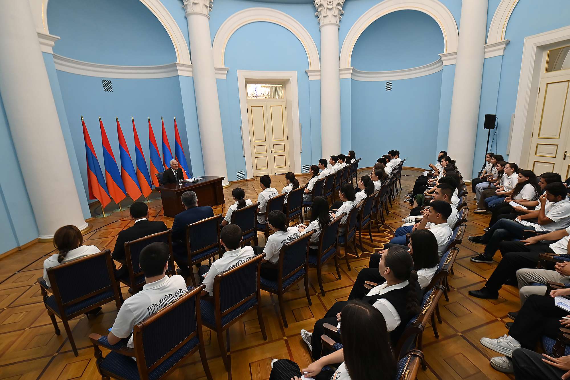 Վահագն Խաչատուրյանն ընդունել է ԱԺ «Ամառային դպրոց» երրորդ ծրագրի մասնակիցներին
