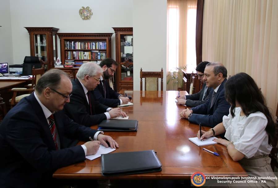 Արմեն Գրիգորյանն Իգոր Խովաևի հետ քննարկել է ԼՂ-ում ստեղծված իրավիճակը