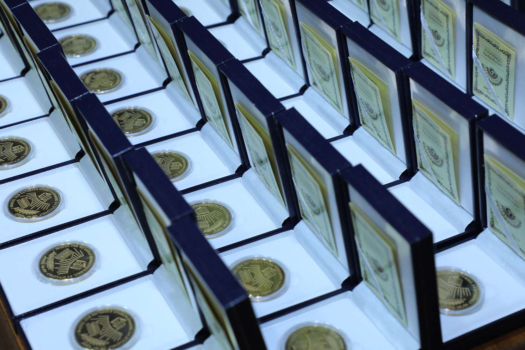 Պարգևատրվել են դպրոցը գերազանցության մեդալով ավարտած շրջանավարտները