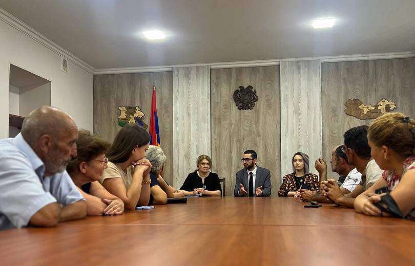 Ադրբեջանից բռնագաղթած և ՀՀ-ում բնակվող փախստականի կարգավիճակով 13 ընտանիք բնակարանի գնման վկայագիր է ստացել