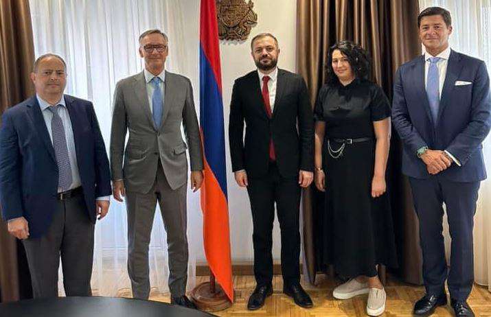 Պապոյանն ընդունել է «Ցե-Կվադրատ Ամպեգա» կենսաթոշակային ֆոնդի փոխնախագահին