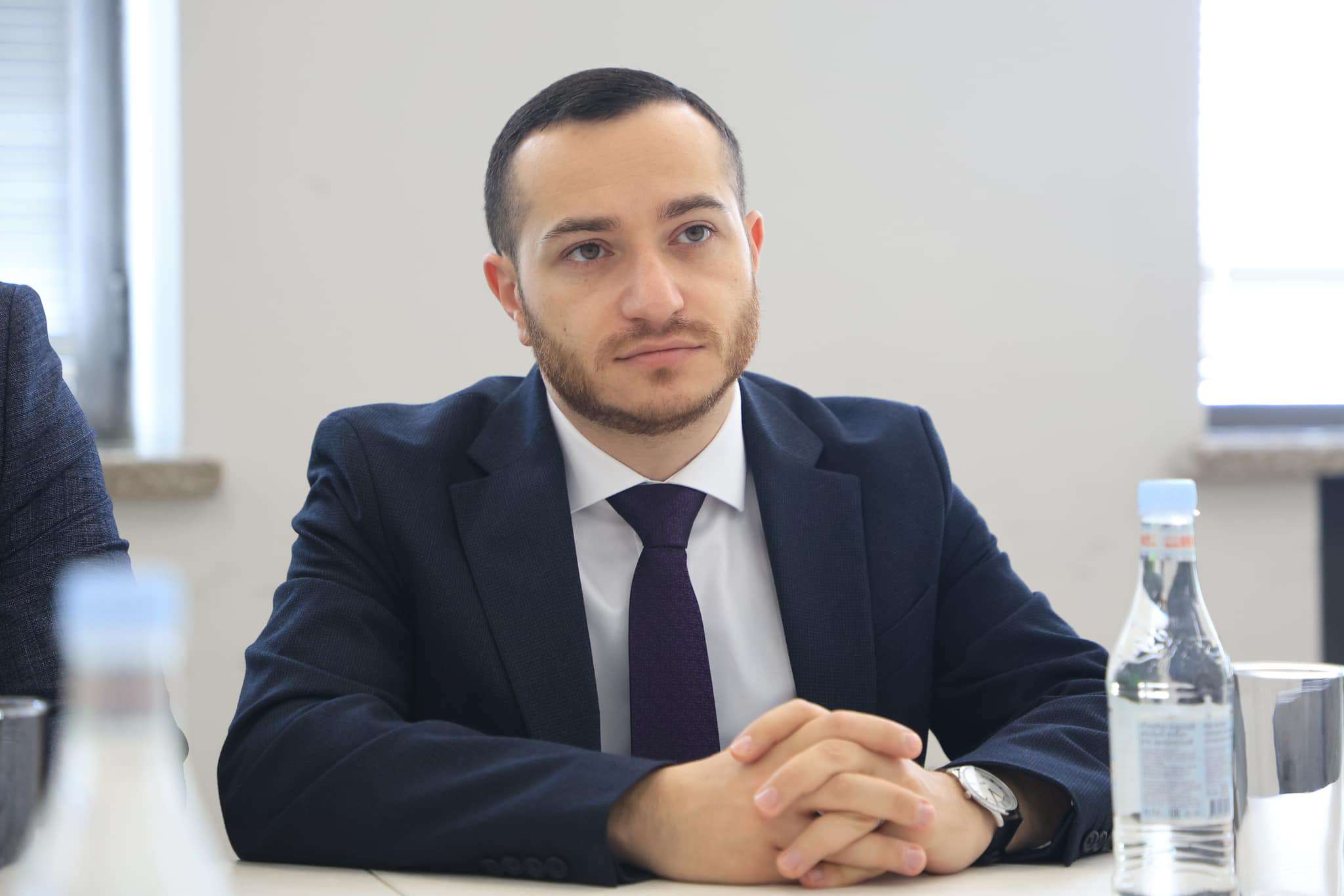 ԲՏԱ նախարարը կարևորել է ռազմական տեխնիկայի հայրենական արտադրությունը