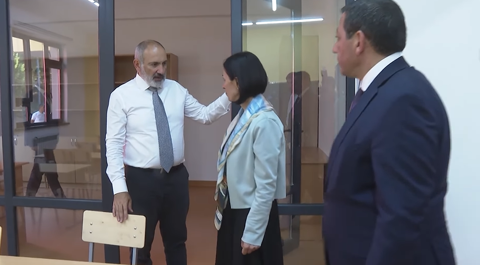 Դռները բացեց նաեւ Եղեգիսի նորակառույց կրթահամալիրը. վարչապետ (ՏԵՍԱՆՅՈՒԹ)