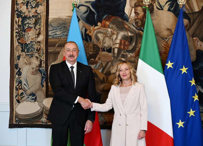 Meloni spoke in favor of establishing peace between Yerevan and Baku