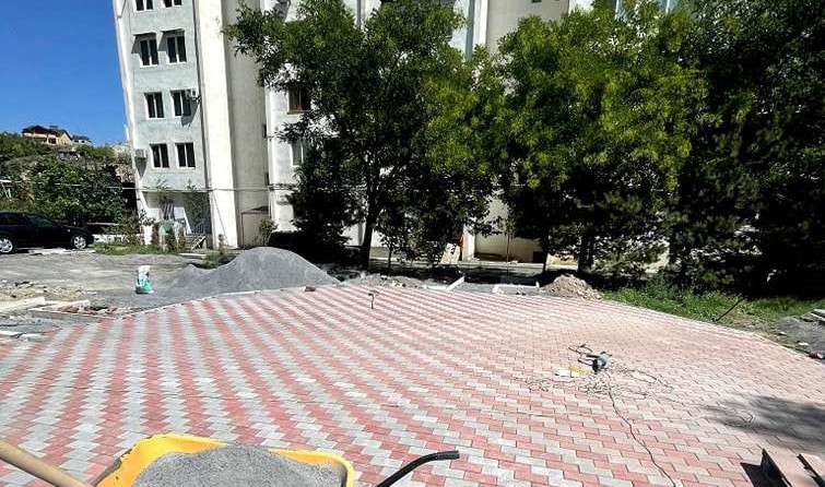 Դավթաշենում 17,18,19 և 20 շենքերի բակային տարածքները բարեկարգվում են (ԼՈՒՍԱՆԿԱՐՆԵՐ)